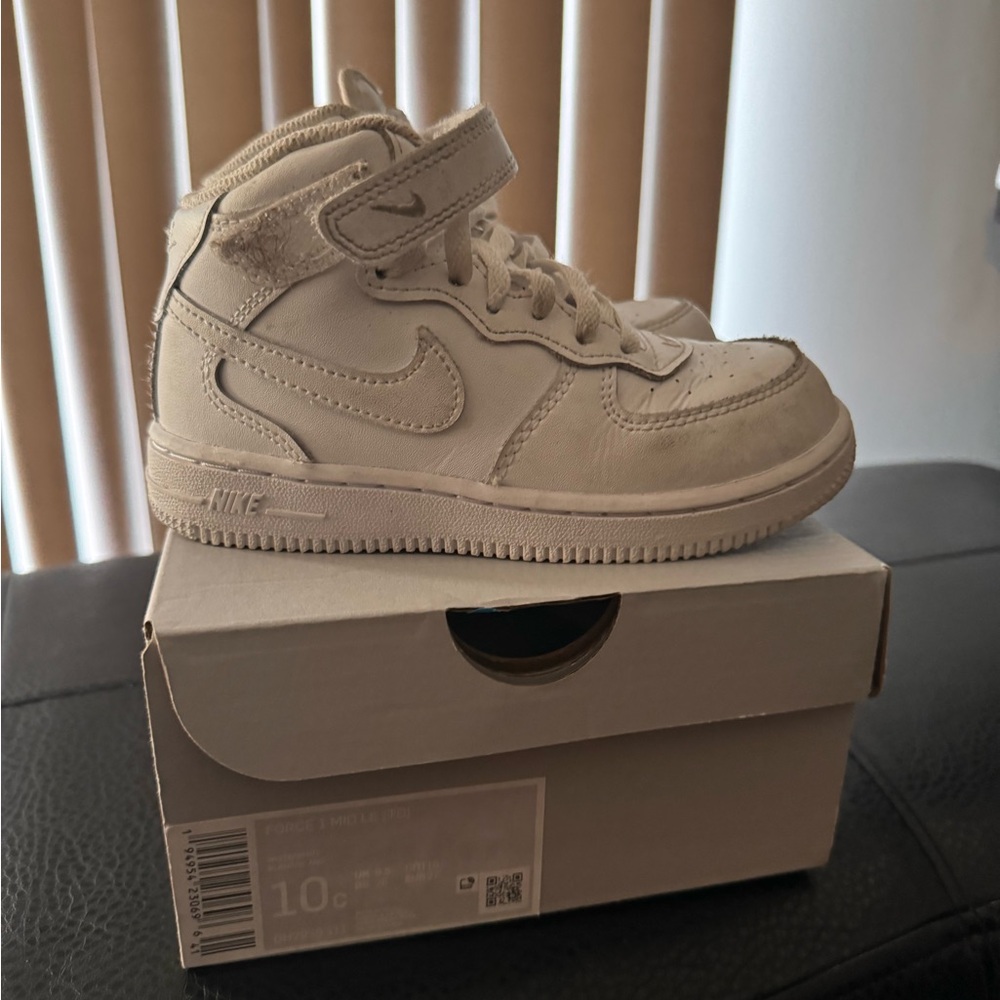 Nike uptown size 10